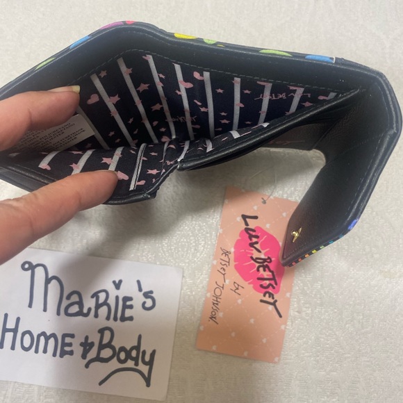 Betsey Johnson Luv Black rainbow stripes stripes wallet Tri fold Womans BNWT - Picture 4 of 6